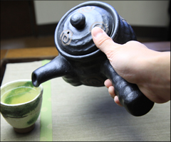 黒釉うずジャンボ急須　もち手